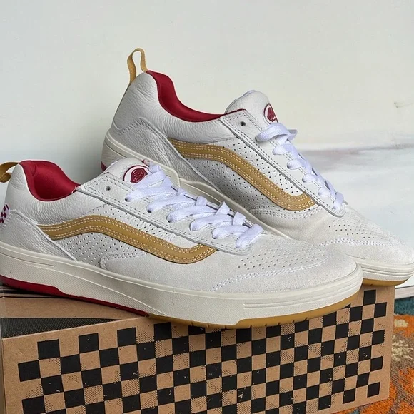 Vans WMNS Zahba Vintage Sport White Multi
VN0007QQJ5K
Sneakers - Picture 12 of 16